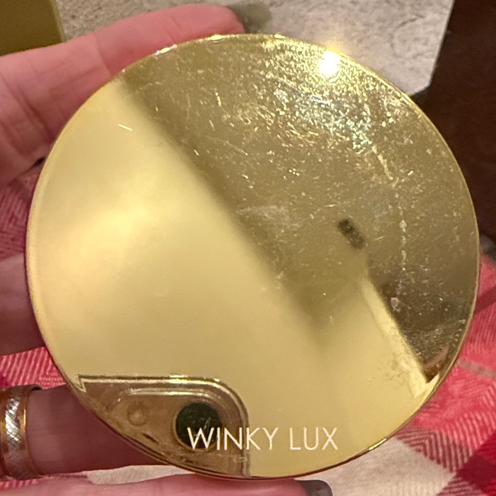 WINKY LUX Radiant Gold Compact coffee bronzer latte